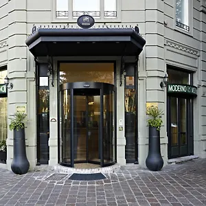 Hotel Moderno, Pawia